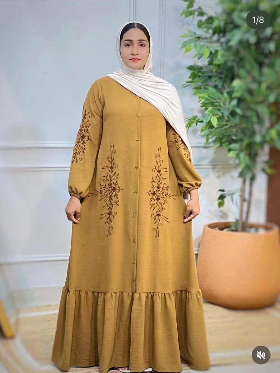 MODESTY GOWN  FEEDING FRIENDLY