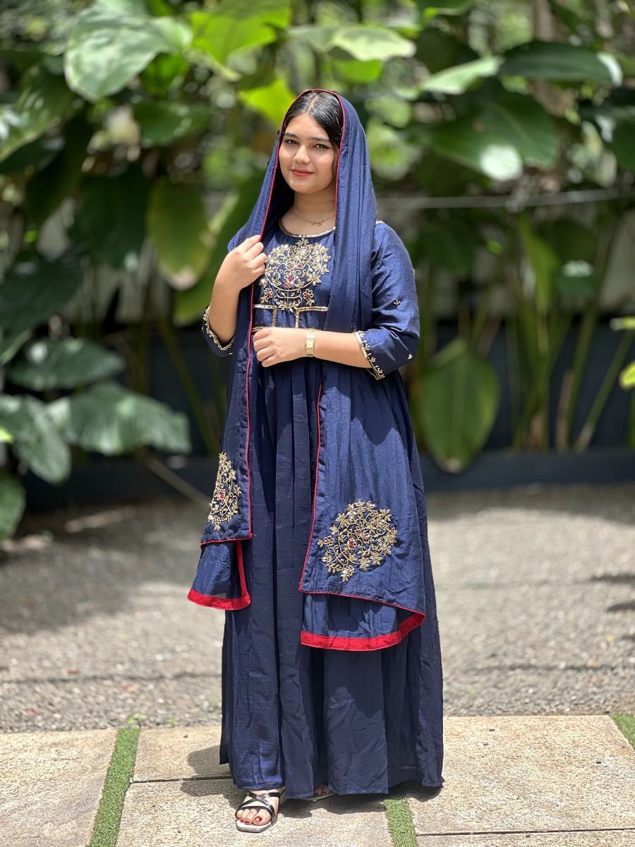 BEUTYFULL PARTYWEAR HEVY HANDWORK   SET